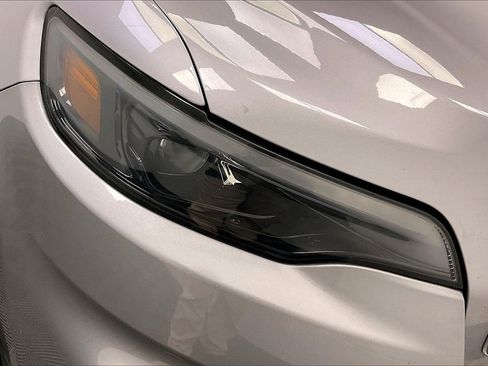 Used 2020 Jeep Cherokee Latitude w/ Cold Weather Group image 23