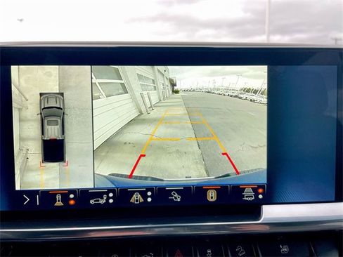 Used 2024 Chevrolet Silverado 1500 LTZ image 17