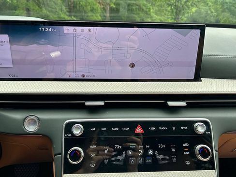 Certified 2026 Genesis GV80 3.5T Advanced AWD/4WD image 14