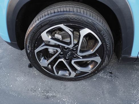 Certified 2024 Chevrolet Trax RS FWD image 35