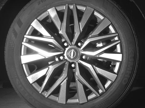 Used 2025 Nissan Altima 2.5 SV FWD image 13