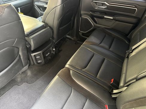 Used 2022 RAM 1500 Laramie AWD/4WD image 9
