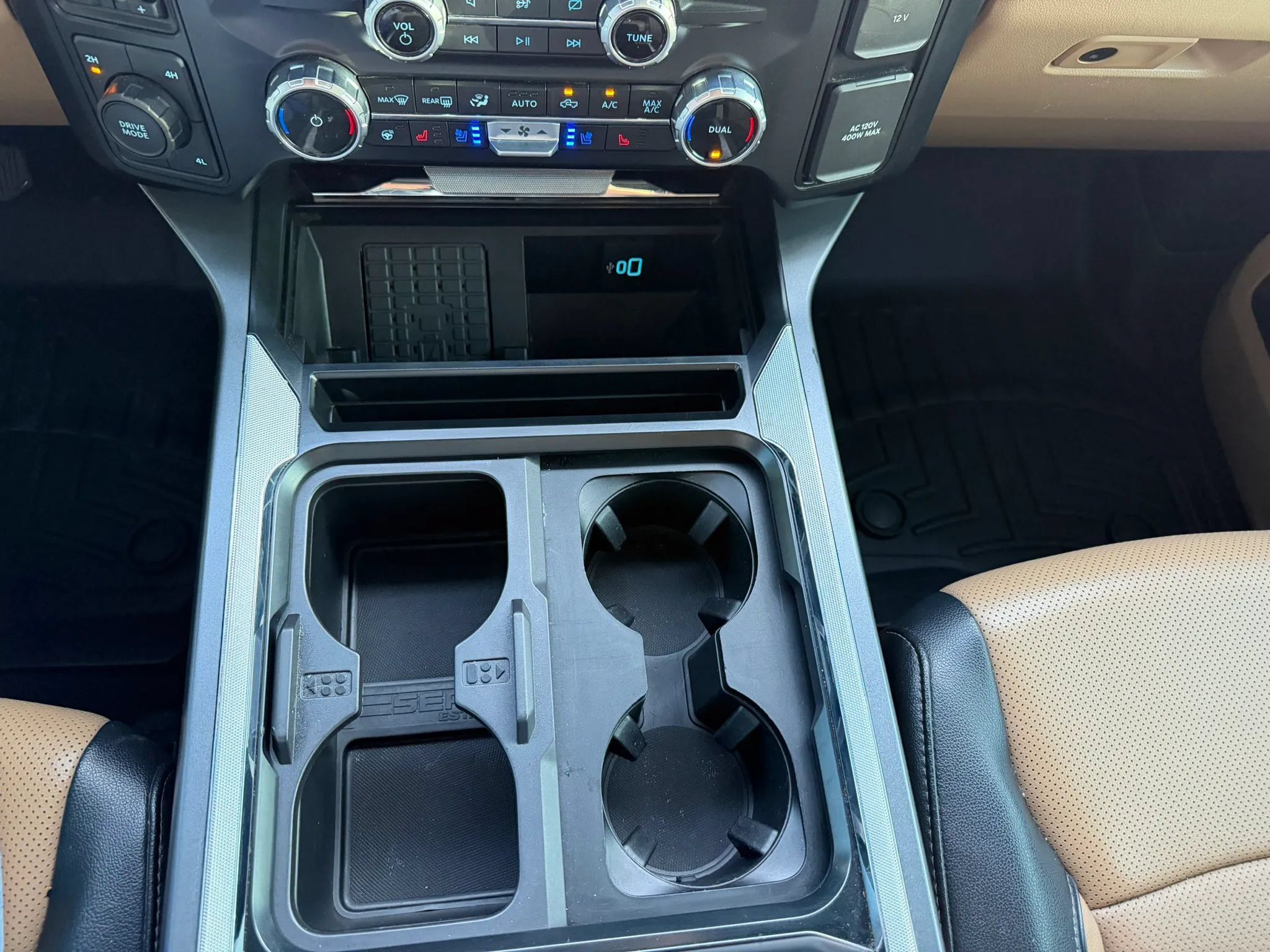 Used 2023 Ford F350 Lariat w/ Lariat Ultimate Package AWD/4WD image 19