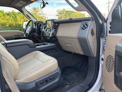 Used 2015 Ford F250 Lariat w/ Lariat Ultimate Package image 29