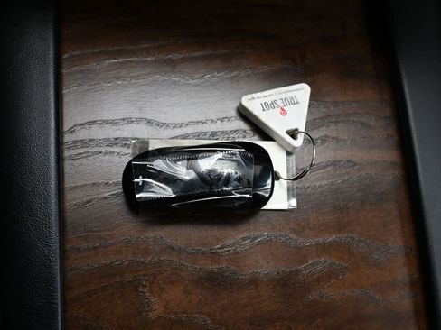 Used 2021 Tesla Model X Long Range image 37