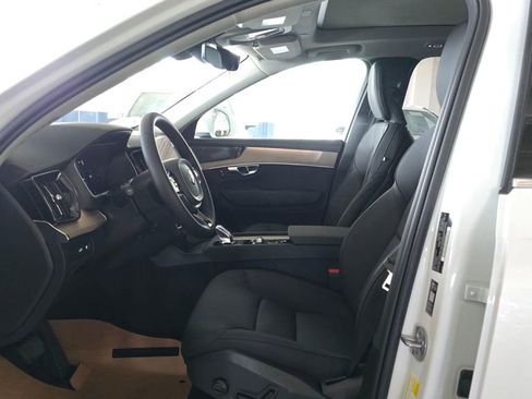 Certified 2024 Volvo XC40 B5 Ultimate w/ Protection Package Premier AWD/4WD image 20