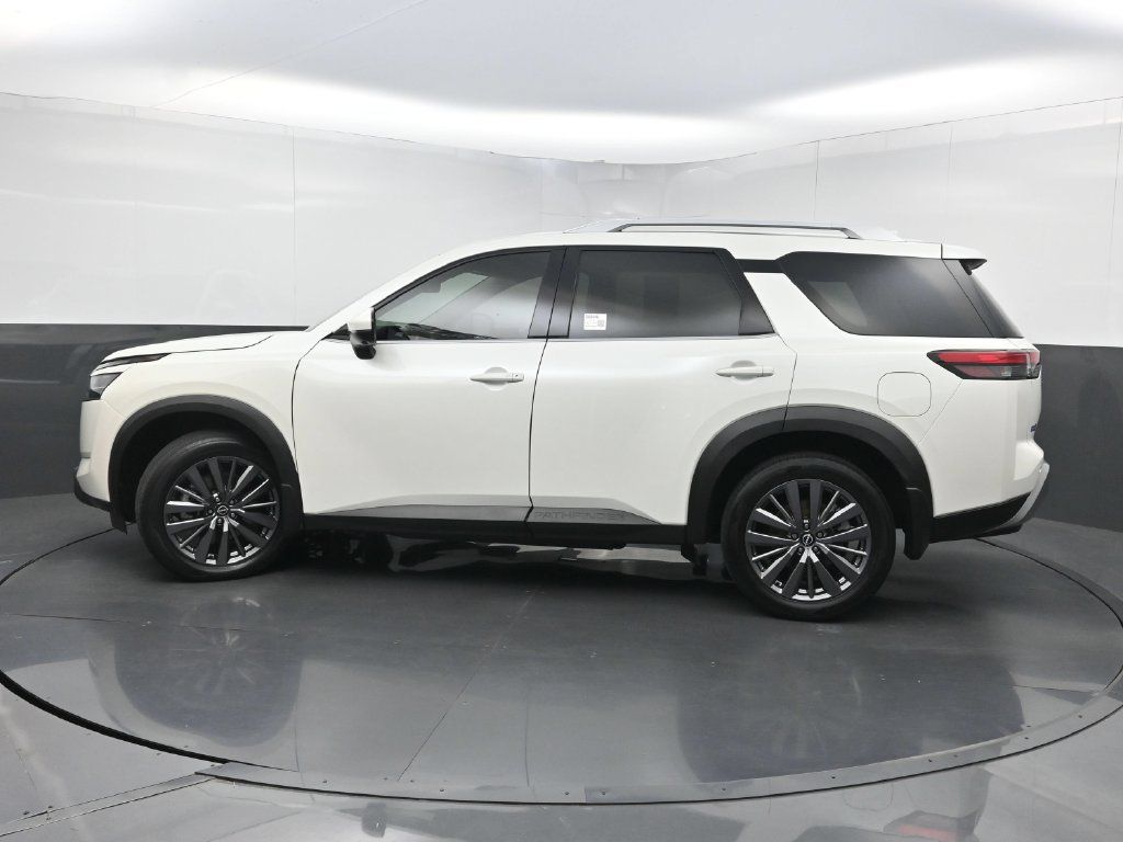 Used 2024 Nissan Pathfinder SL w/ SL Premium Package FWD image 44