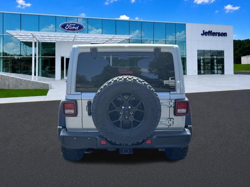 Used 2024 Jeep Wrangler Unlimited Sport AWD/4WD image 6