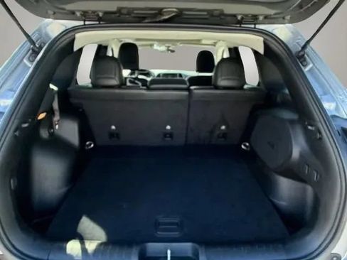 Used 2020 Jeep Cherokee Latitude Plus FWD image 12