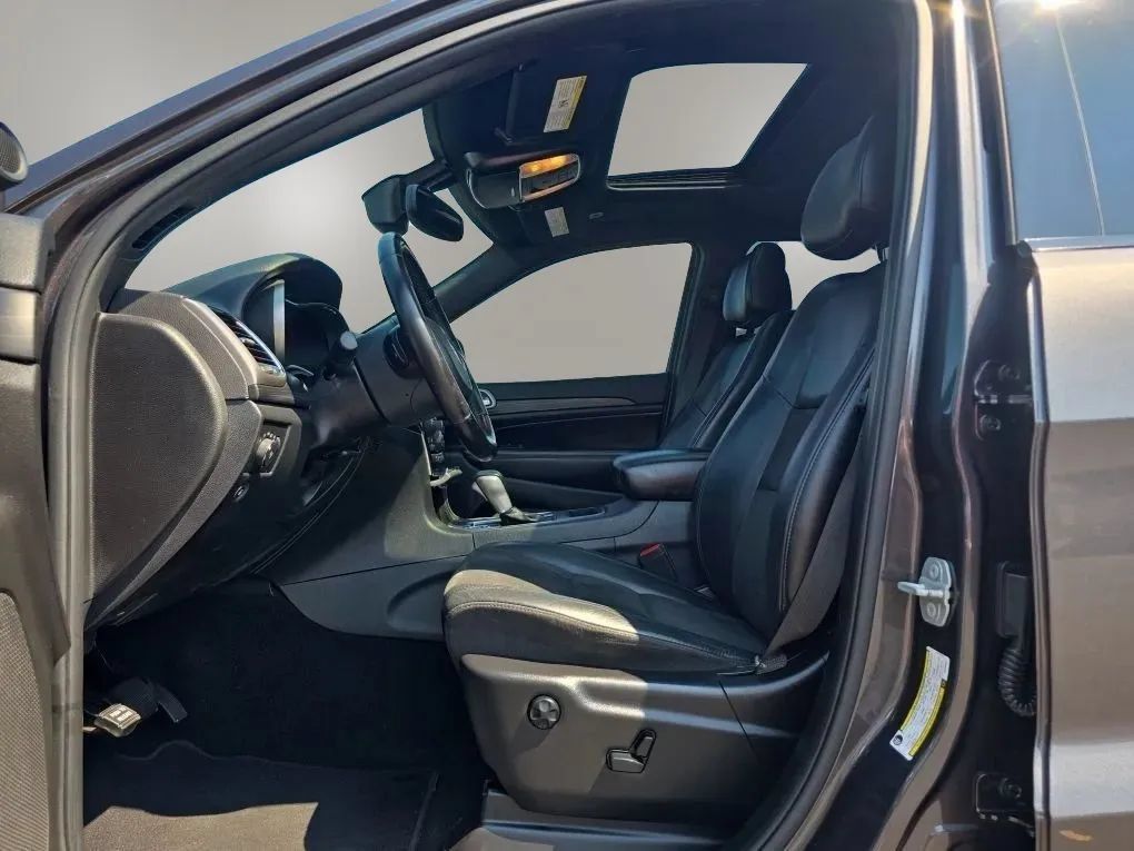Used 2019 Jeep Grand Cherokee Altitude AWD/4WD image 15