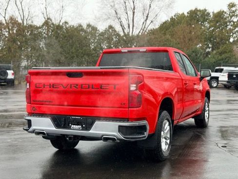 Used 2024 Chevrolet Silverado 1500 LT w/ Z71 Off-Road Package image 4