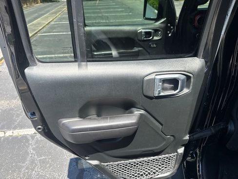 Used 2021 Jeep Wrangler Unlimited Rubicon AWD/4WD image 42