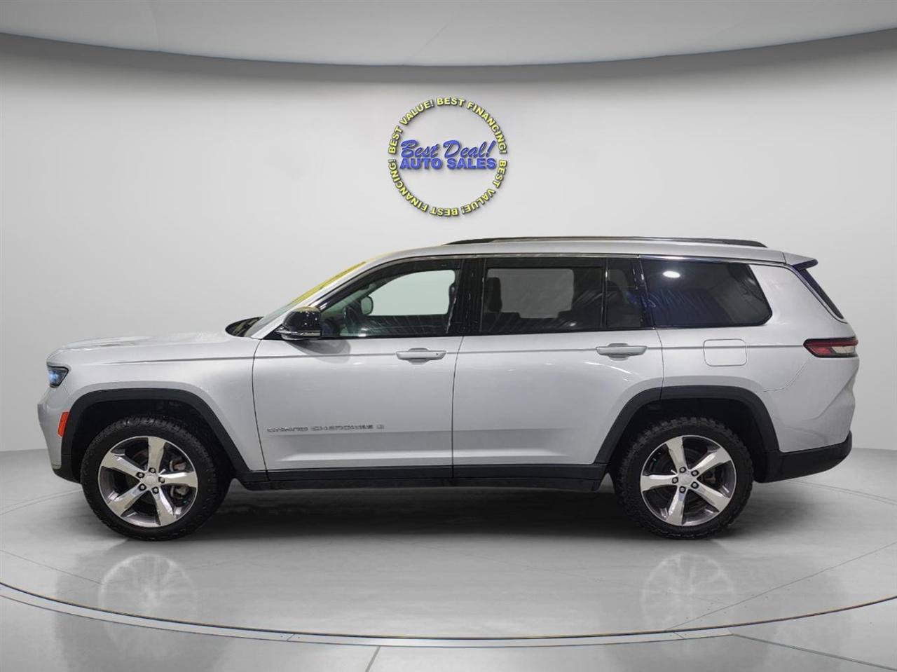Used 2021 Jeep Grand Cherokee L Limited w/ Trailer Tow Group (B) AWD/4WD image 3