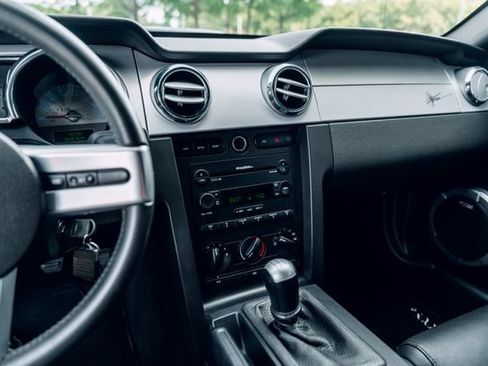 Used 2005 Ford Mustang GT RWD image 32
