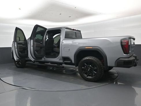 Used 2024 GMC Sierra 2500 AT4 w/ AT4 Premium Plus Package AWD/4WD image 47