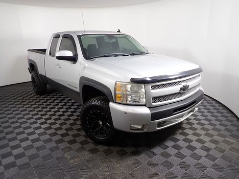 Used 2011 Chevrolet Silverado 1500 LT w/ All-Star Edition image 2
