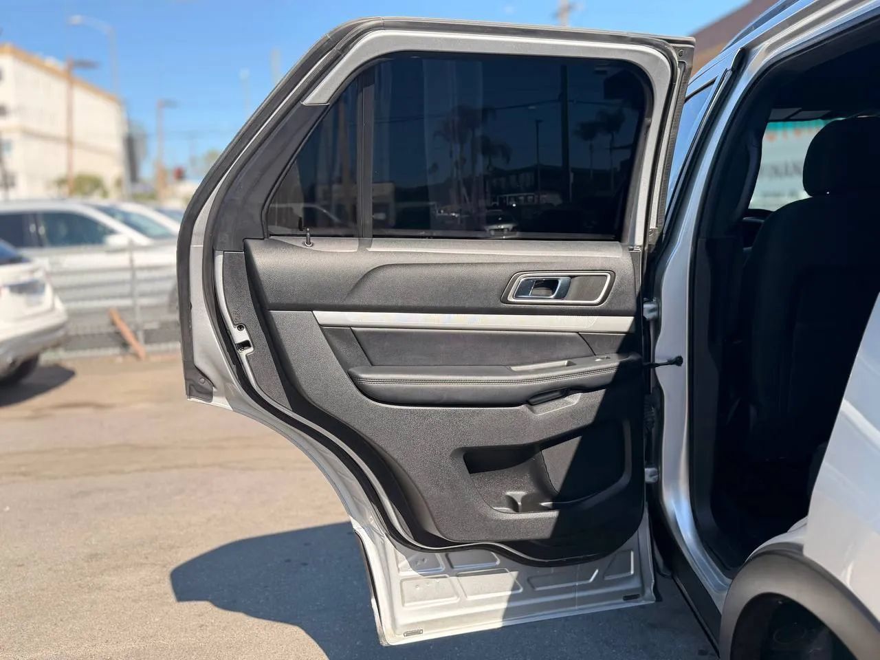 Used 2017 Ford Explorer XLT FWD image 26