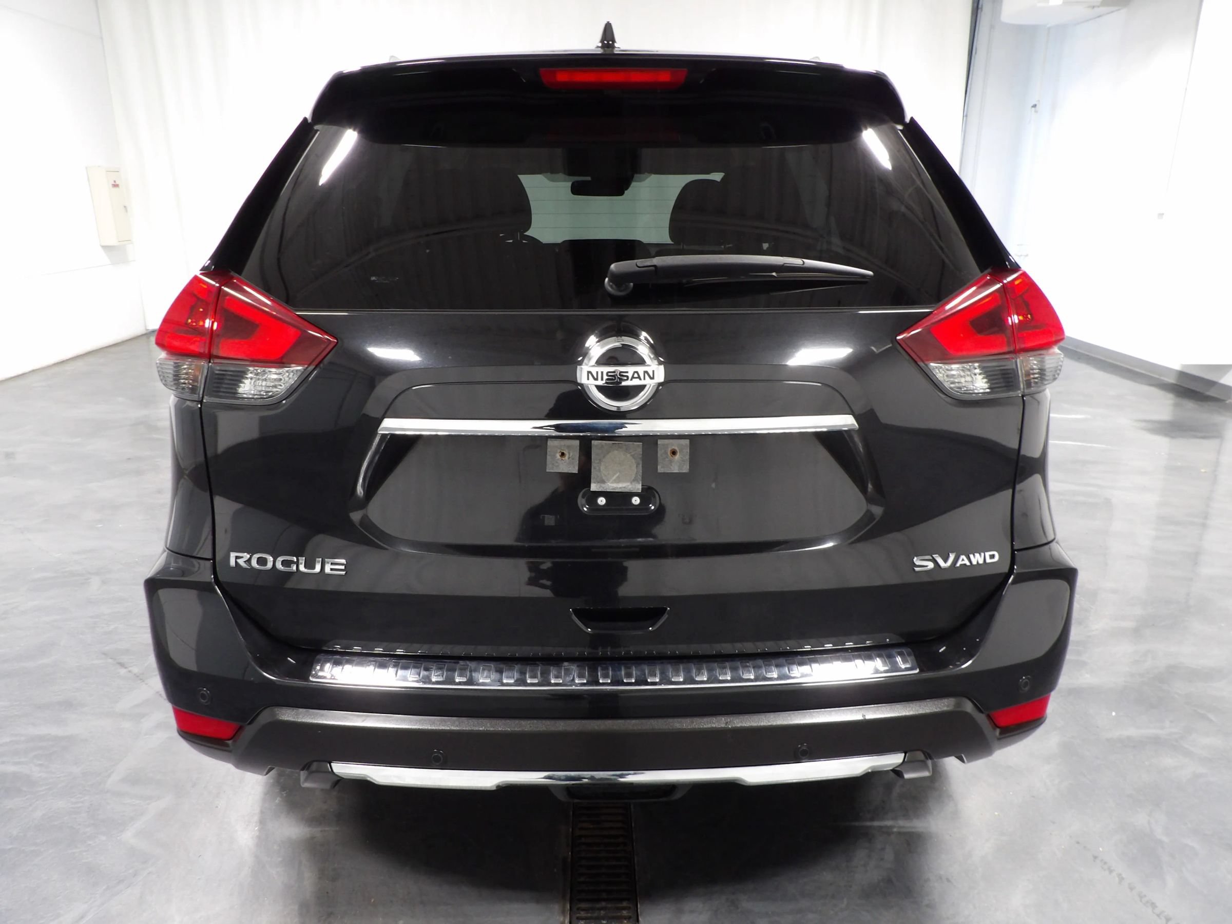 Used 2019 Nissan Rogue SV w/ Premium Package AWD/4WD image 6