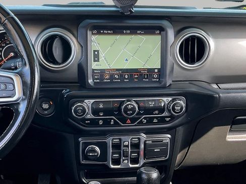 Used 2020 Jeep Gladiator Overland AWD/4WD image 7