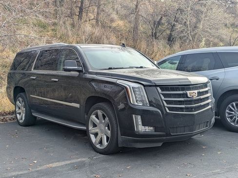 Used 2018 Cadillac Escalade ESV Premium Luxury image 1