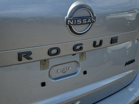 Used 2025 Nissan Rogue SV AWD/4WD image 12