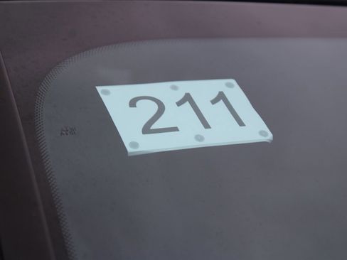 Used 2017 BMW X5 xDrive35d image 11