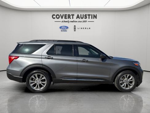 Used 2023 Ford Explorer XLT w/ Equipment Group 202A RWD image 3