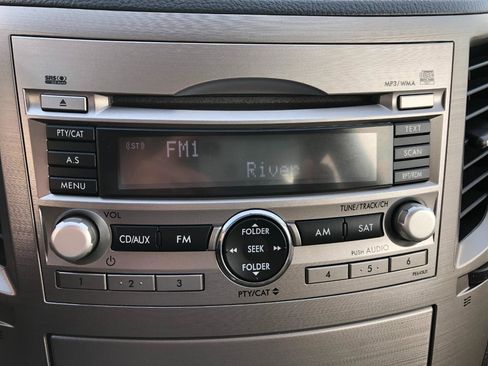 Used 2010 Subaru Outback 2.5i Premium image 18