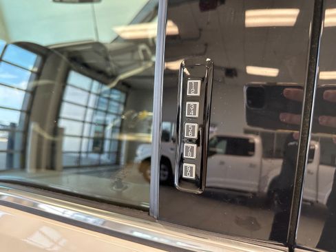 Used 2024 Ford F150 King Ranch w/ FX4 Off-Road Package AWD/4WD image 9