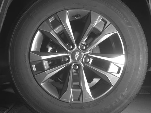 Used 2025 Chevrolet Equinox LT image 14