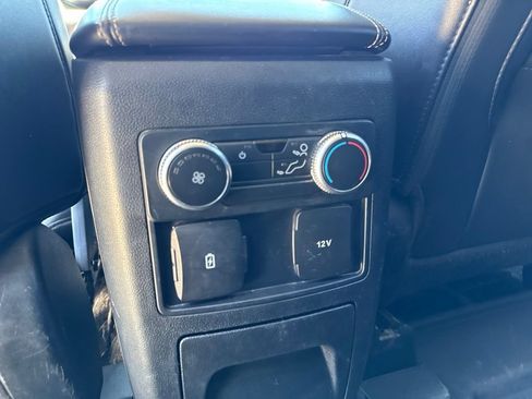 Used 2022 Ford Explorer XLT w/ Equipment Group 202A AWD/4WD image 19