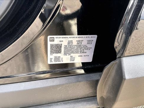 Used 2025 Chevrolet Equinox LT AWD/4WD image 23