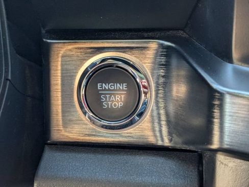 Certified 2024 Ford F250 Lariat w/ Lariat Ultimate Package AWD/4WD image 20