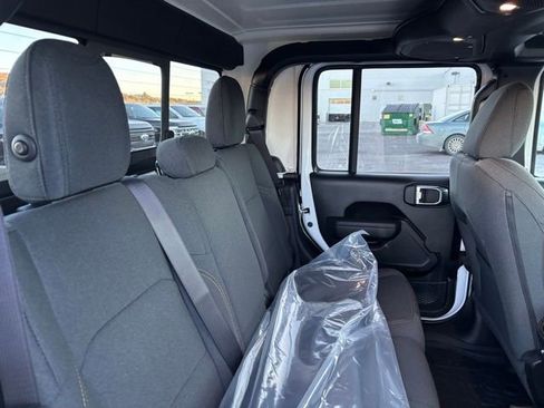 New 2026 Jeep Gladiator Sport AWD/4WD image 23