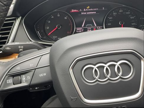 Used 2023 Audi Q5 2.0T Premium w/ Convenience Package AWD/4WD image 41