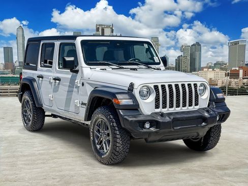 Used 2024 Jeep Wrangler Unlimited Sport AWD/4WD image 3