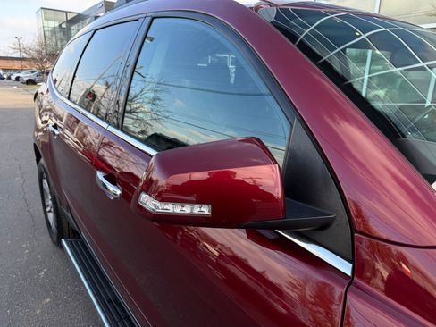 Used 2017 Chevrolet Traverse LT image 10