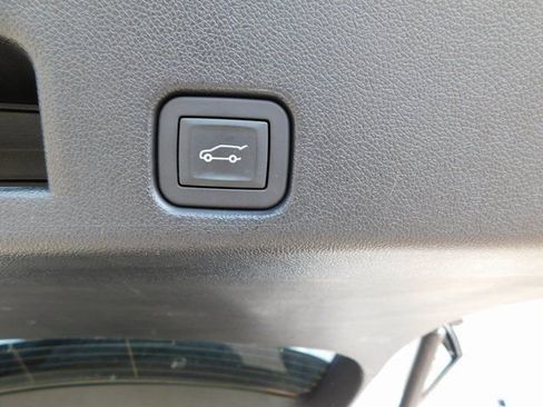 Used 2025 Buick Enclave Sport Touring image 24