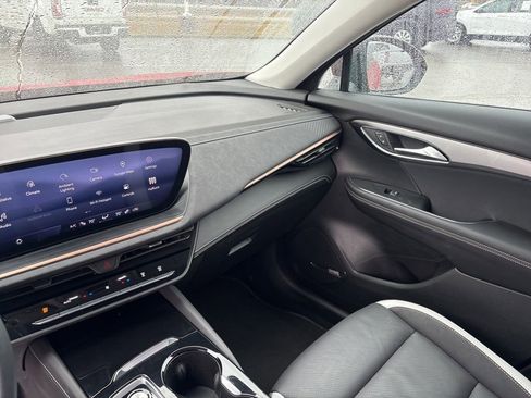 Used 2025 Buick Envision Sport Touring image 25