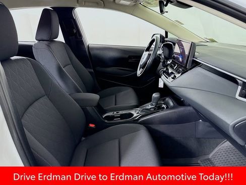 Used 2025 Toyota Corolla LE image 25