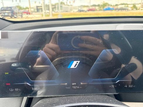 Used 2024 BMW iX xDrive50 w/ Premium Package AWD/4WD image 6