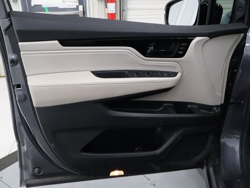 Used 2025 Honda Odyssey Elite image 12