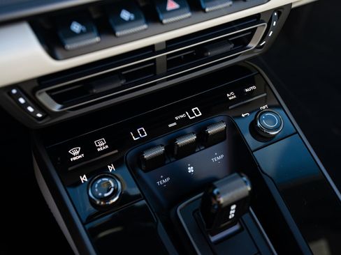 Used 2020 Porsche 911 Carrera 4S image 47