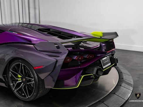 Used 2020 Lamborghini Sian Coupe image 23