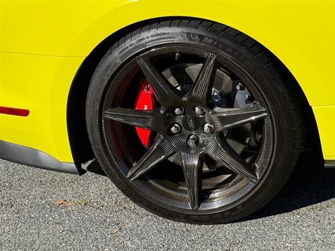 Used 2021 Ford Mustang Shelby GT500 w/ Carbon Fiber Track Pack image 42