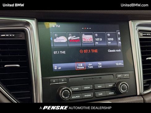 Used 2017 Porsche Macan S image 8