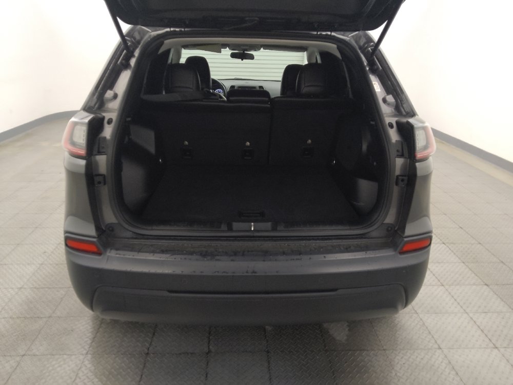Used 2019 Jeep Cherokee Latitude Plus FWD image 29