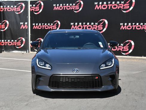 Used 2023 Toyota GR86 w/ ALL Weather Mat Package (TMS) RWD image 2