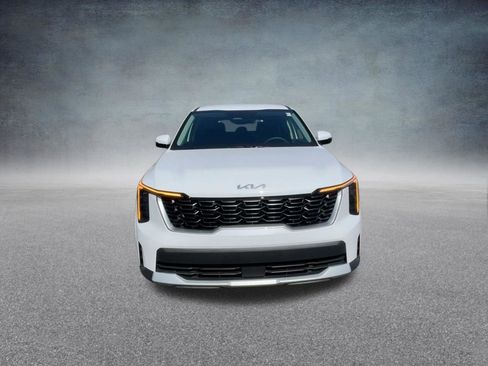 Used 2025 Kia Sorento LX image 6