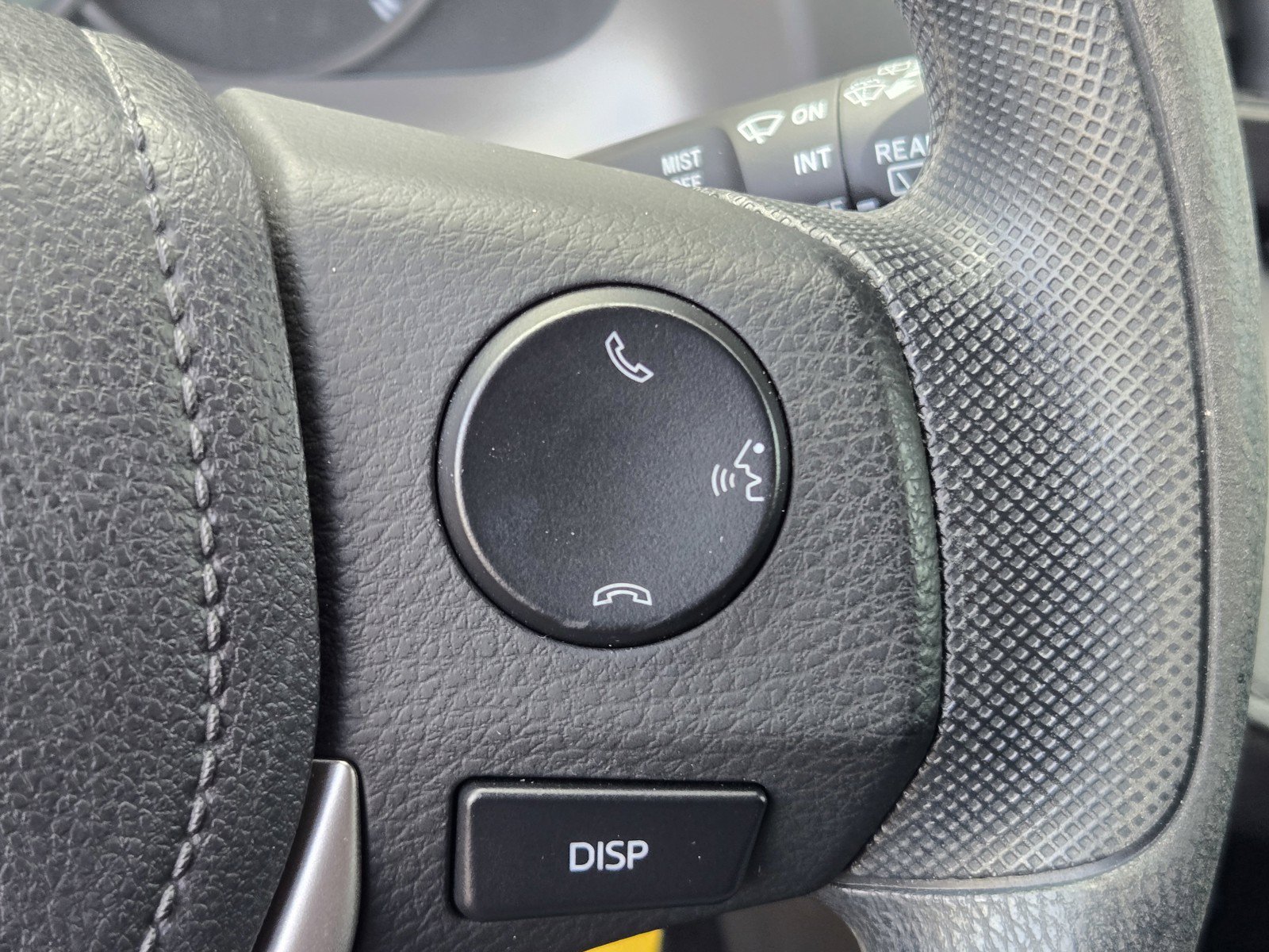 Used 2016 Toyota RAV4 LE FWD image 18